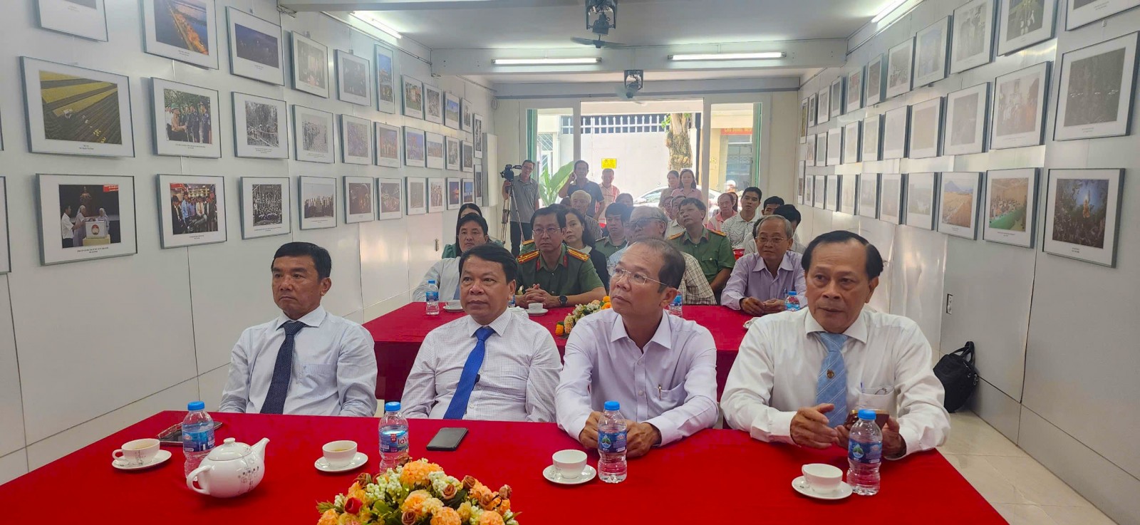 Khai mạc triển lãm ảnh “Báo chí An Giang đồng hành cùng cả nước góp phần xây dựng quê hương giàu đẹp”