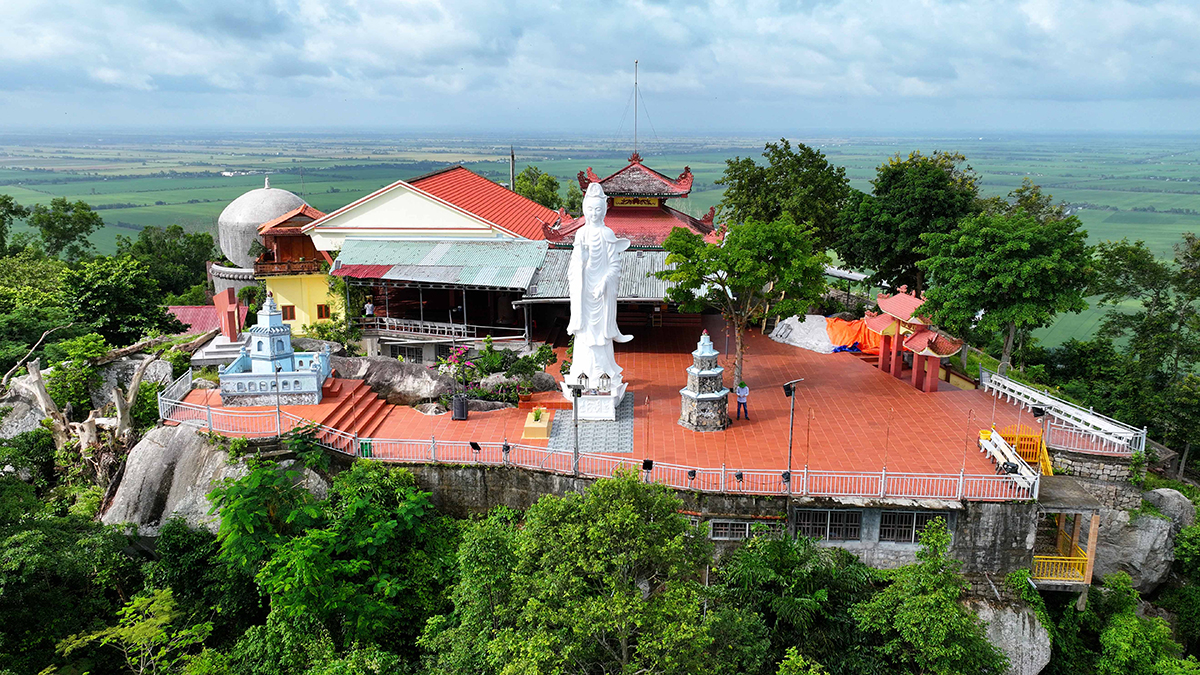 Khám phá núi Ba Thê