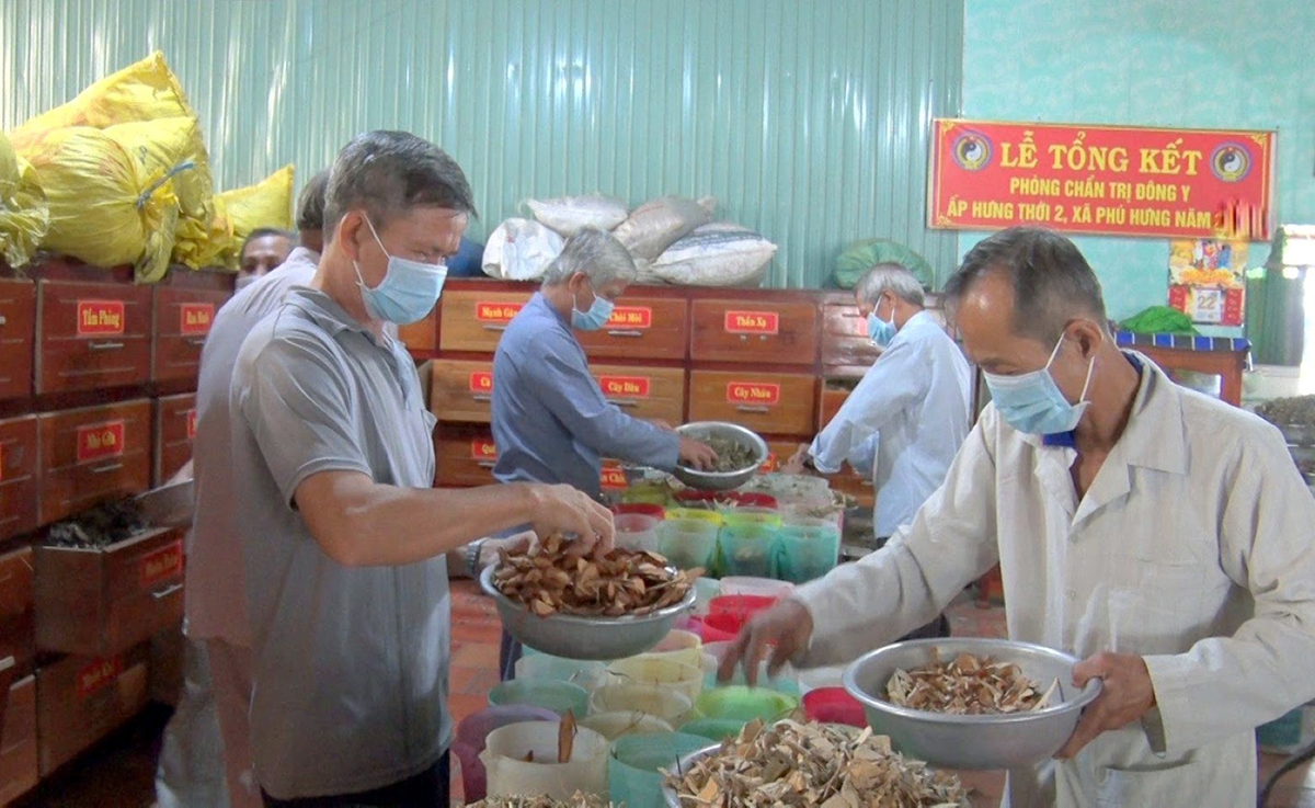 Tấm lòng hướng về người nghèo