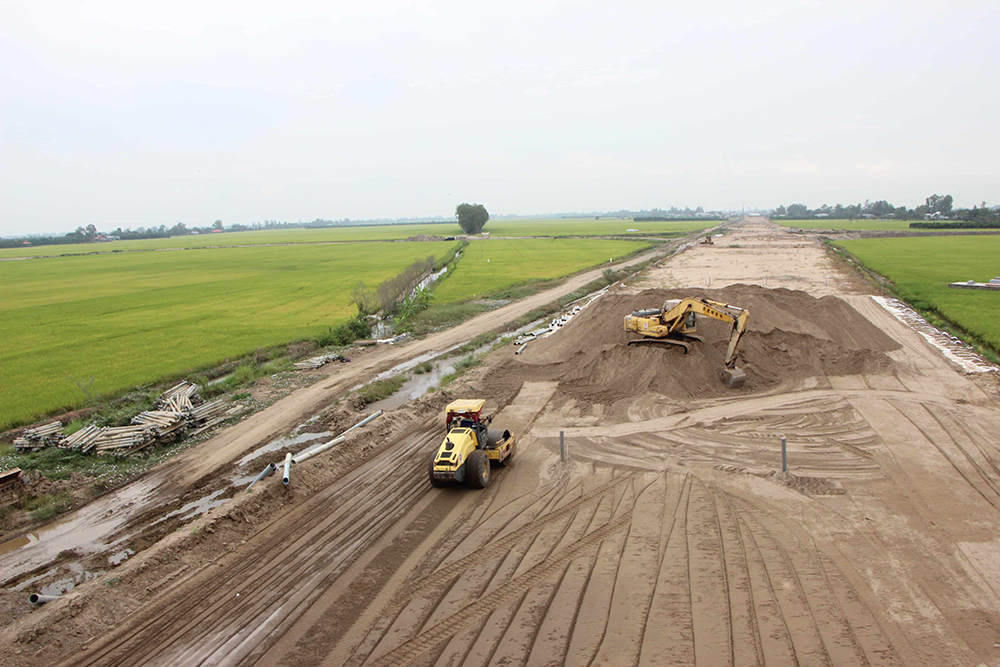 Phát triển giao thông tạo động lực tăng tốc