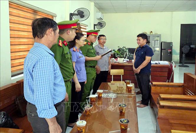 Khởi tố 3 đối tượng mua bán hóa đơn thu lợi hơn 5 tỷ đồng