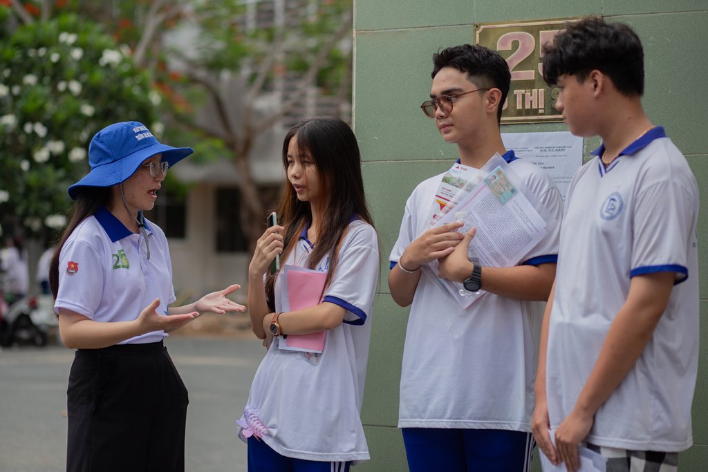 Tiếp sức mùa thi