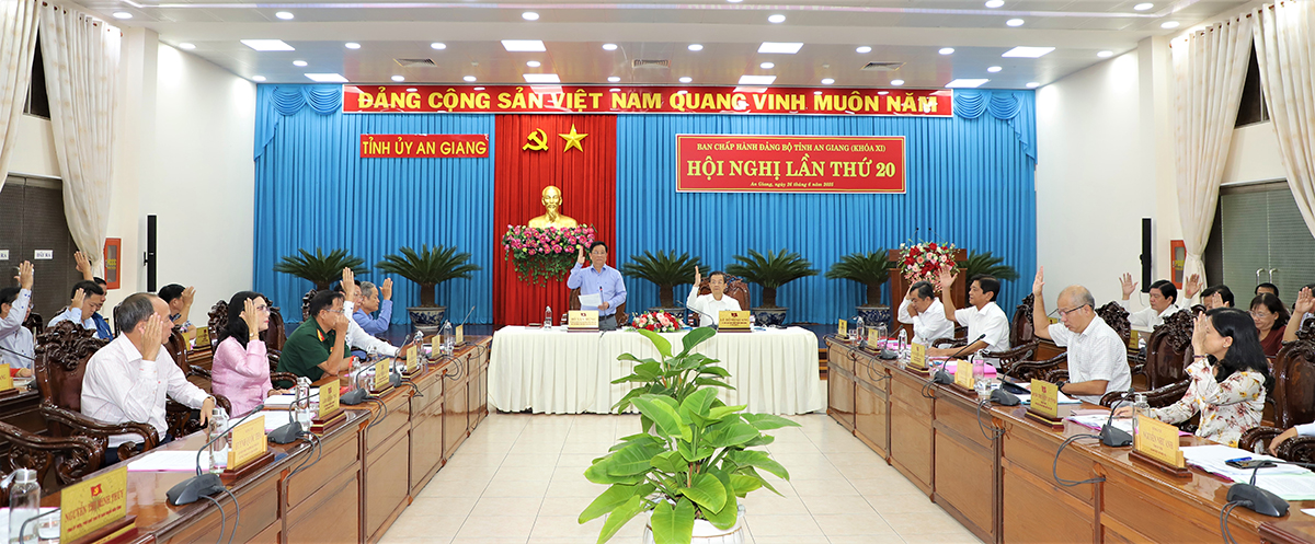 Bí thư Tỉnh ủy An Giang Lê Hồng Quang mong muốn An Giang tiếp tục đoàn kết, vững mạnh, kiến tạo quê hương Bác Tôn ấm no, hạnh phúc