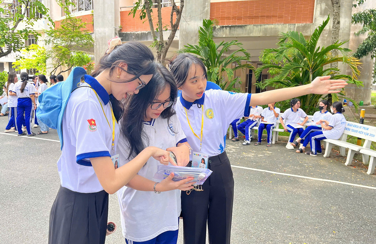 Ngày đầu tiên của Kỳ thi Tốt nghiệp THPT năm 2025 kết thúc nhẹ nhàng