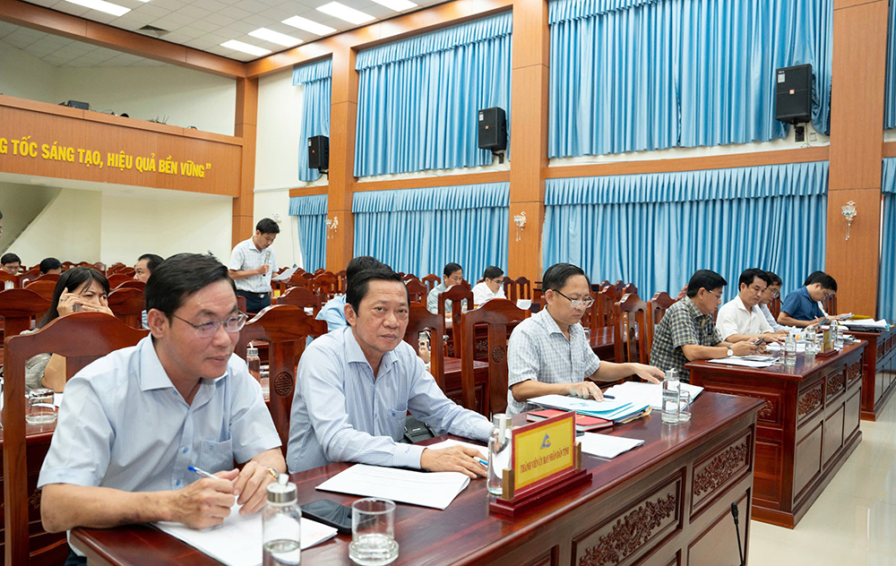 Họp thành viên UBND tỉnh cho ý kiến nhiều nội dung