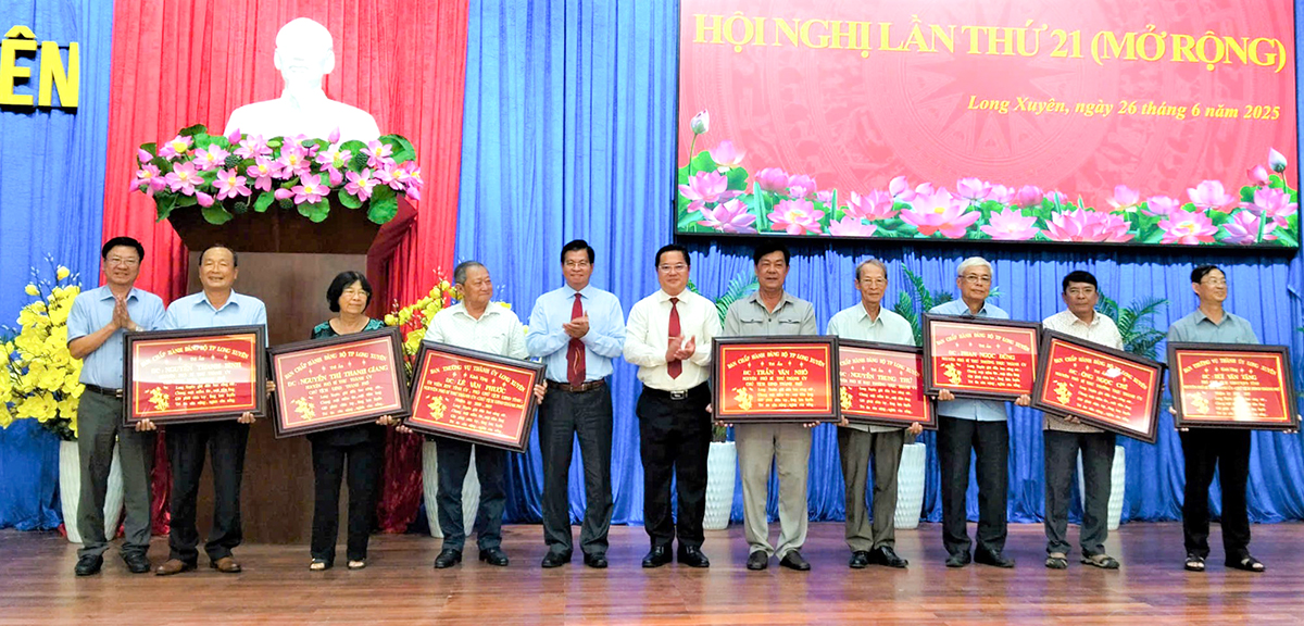 Hội nghị Ban Chấp hành Đảng bộ TP. Long Xuyên lần thứ 21 (mở rộng)