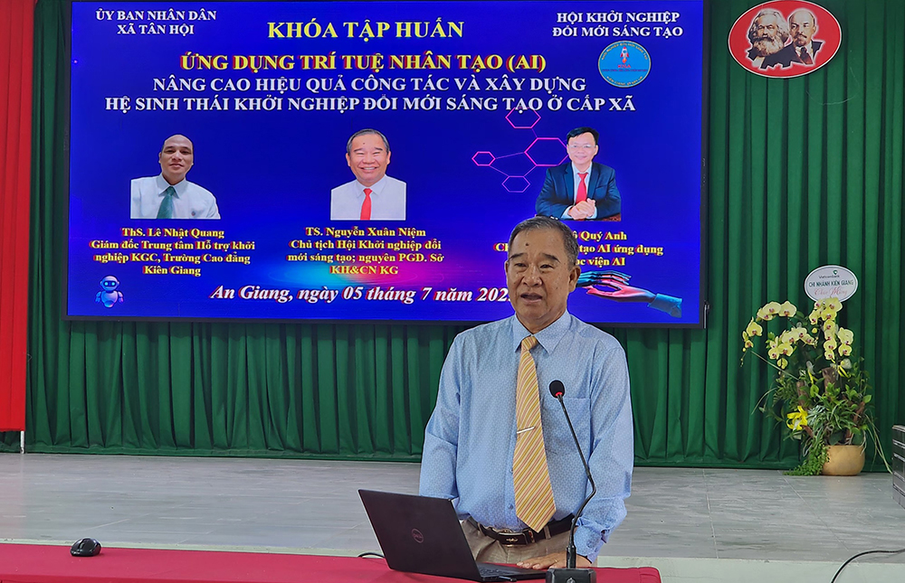 Tập huấn ứng dụng trí tuệ nhân tạo cho cán bộ, công chức xã Tân Hội