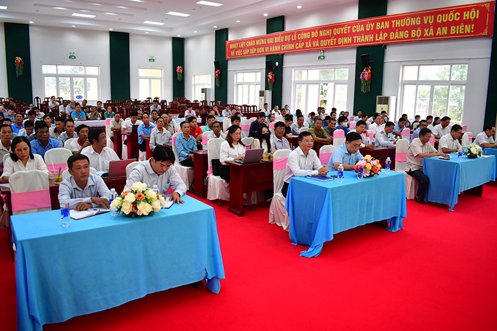 Đại biểu Quốc hội tỉnh An Giang tiếp xúc cử tri xã An Biên