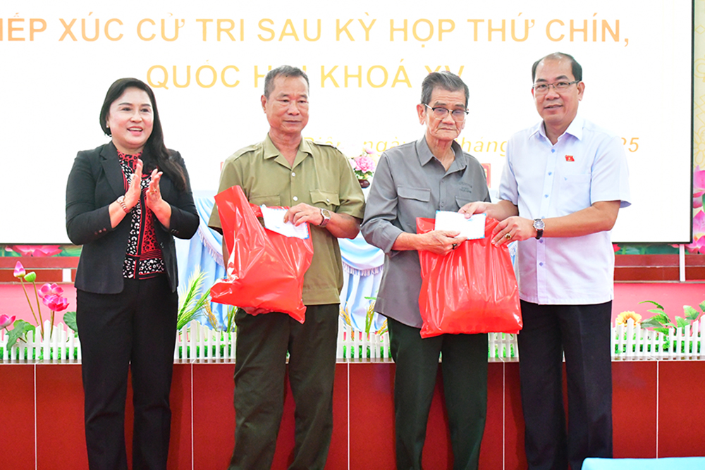 Đại biểu Quốc hội tỉnh An Giang tiếp xúc cử tri xã An Biên