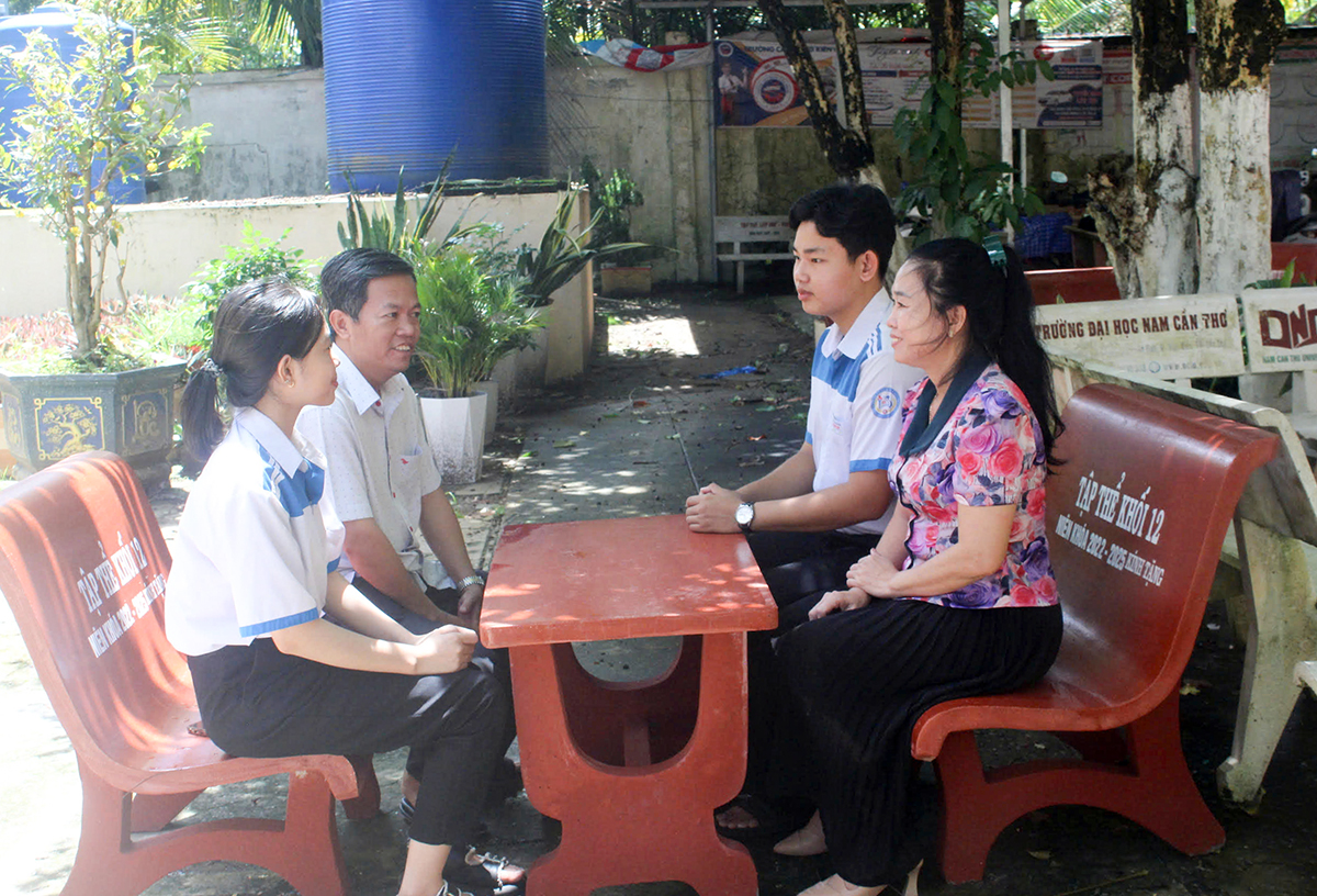 Ươm mầm “hạt giống đỏ”