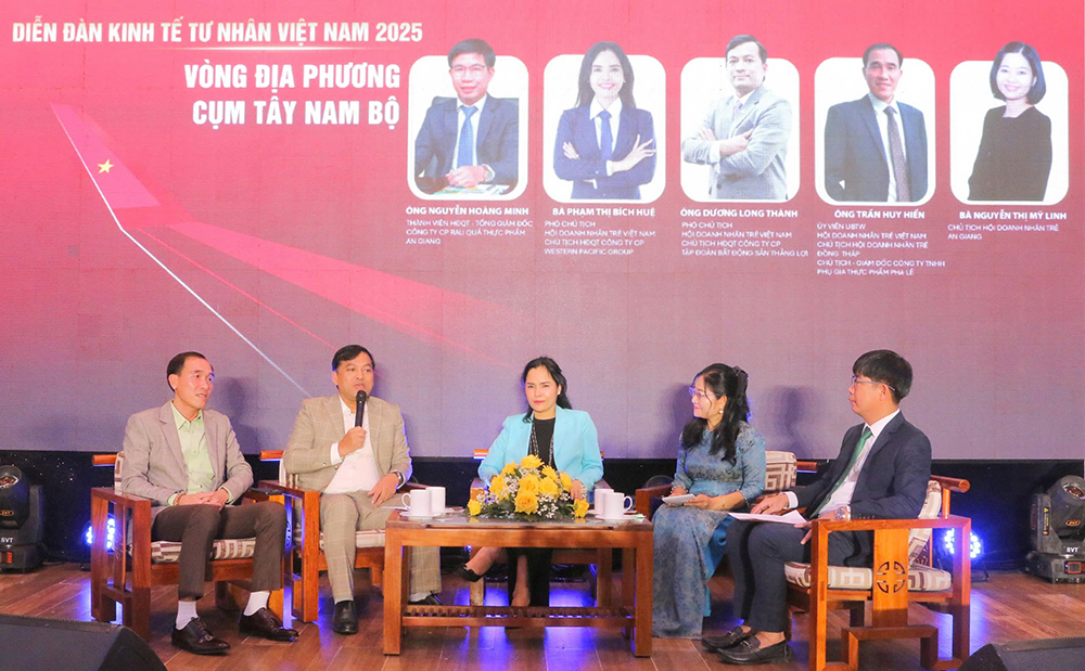 Khai mạc Diễn đàn Kinh tế tư nhân Việt Nam 2025