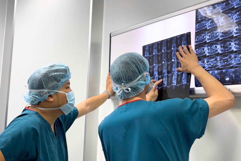 Bước tiến mới của y tế tuyến đảo: Vinmec Phú Quốc điều trị hẹp ống sống cho bệnh nhân cao tuổi bằng kỹ thuật nội soi hiện đại