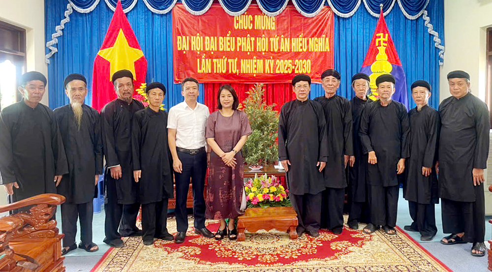Ban Tôn giáo Chính phủ thăm, chúc mừng Ban Trị sự Phật hội Tứ Ân Hiếu Nghĩa