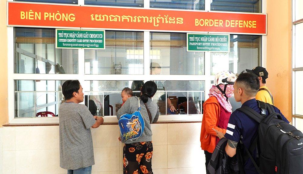 Cán bộ biên phòng Hà Tiên: Ngày nghỉ, nhưng không nghỉ