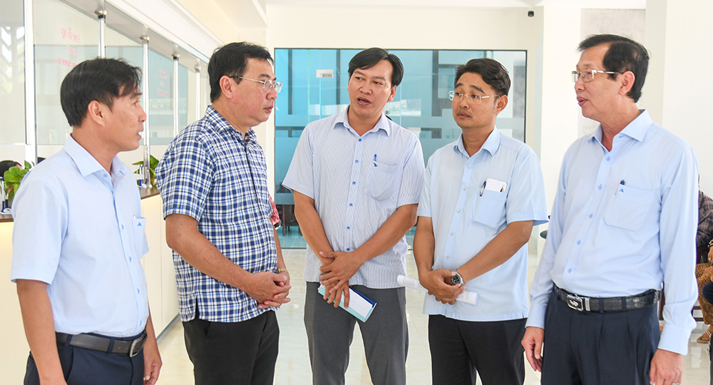 Phó Chủ tịch UBND tỉnh An Giang Lê Văn Phước kiểm tra vận hành chính quyền 2 cấp