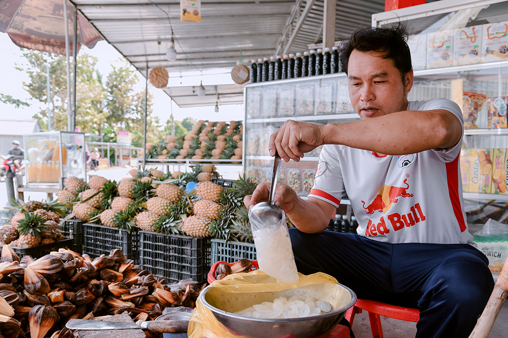 Nhọc nhằn phía sau món giải khát dân dã