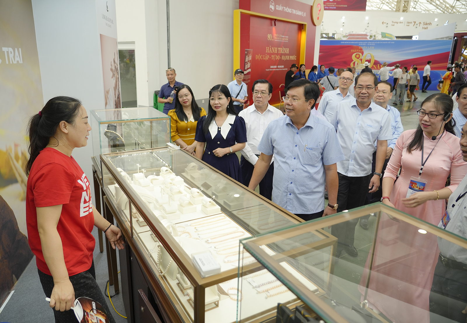 Bí thư Tỉnh ủy An Giang thăm gian trưng bày của tỉnh tại Triển lãm 80 năm thành tựu đất nước