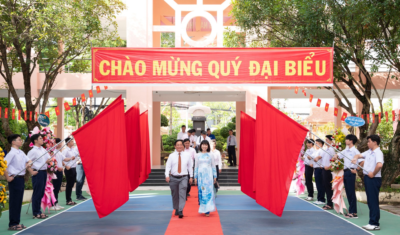 An Giang tưng bừng khai giảng năm học mới