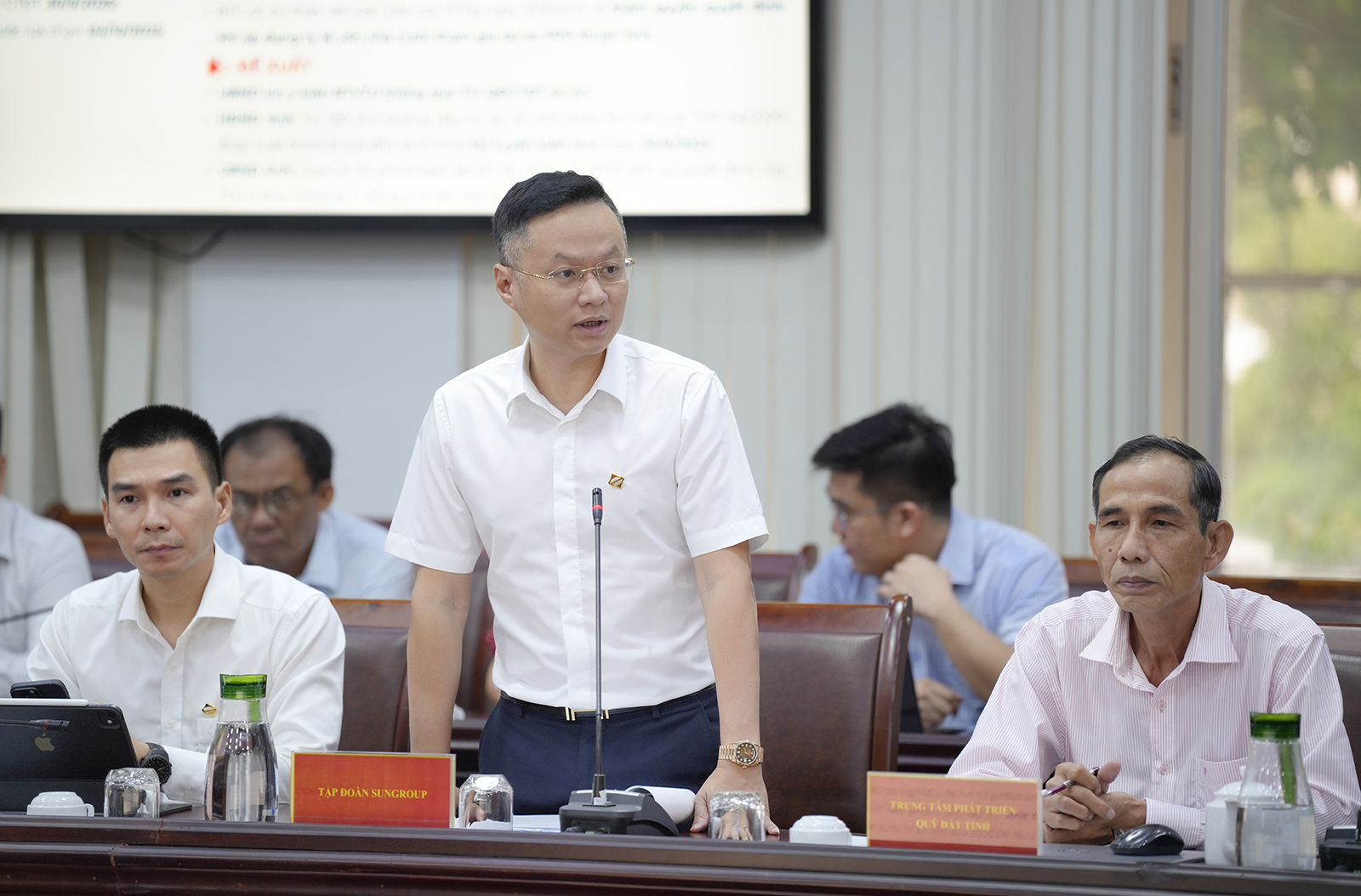 Chủ tịch UBND tỉnh An Giang nghe báo cáo tiến độ triển khai công trình, dự án phục vụ APEC 2027