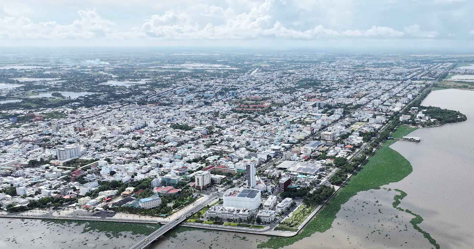 Đô thị đáng sống bên bờ biển Tây Nam