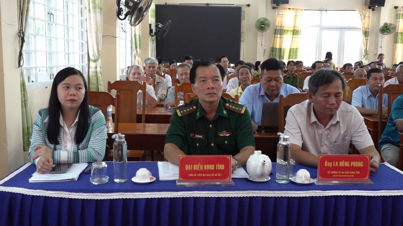 Đại biểu Quốc hội tiếp xúc cử tri trước Kỳ họp thứ 10