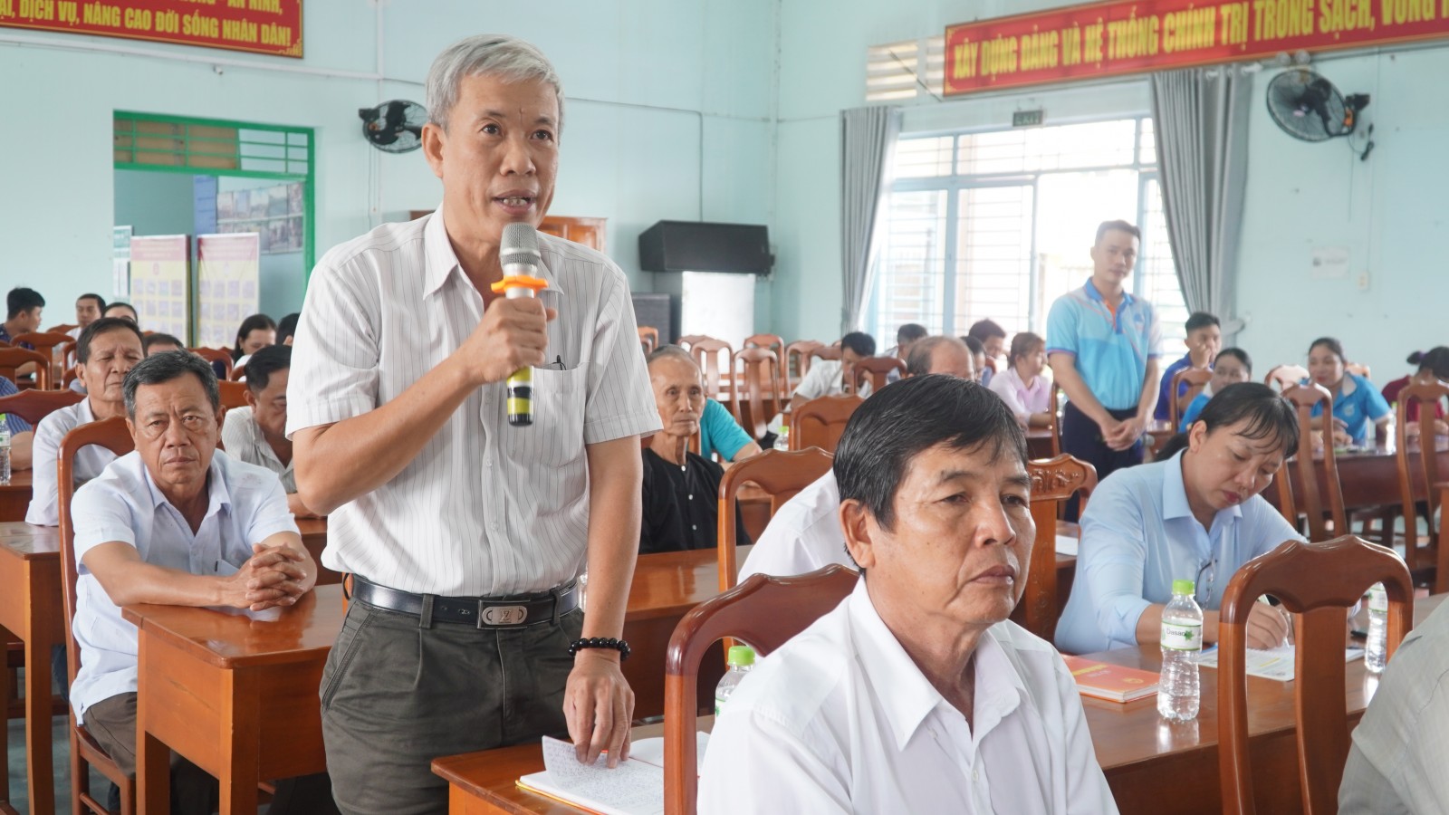 Đại biểu Quốc hội tỉnh An Giang tiếp xúc cử tri tại xã Vĩnh Trạch