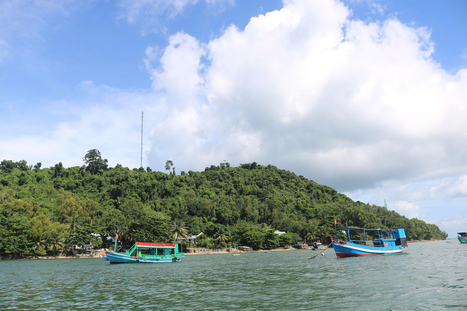 Giữ nguyên để phát triển - Bài 3: Đảo xa, đời gần