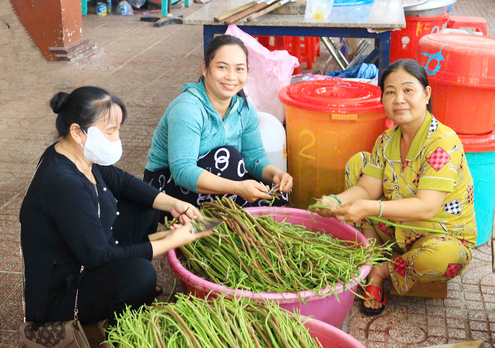 Tấm lòng của người dân tại Lễ hội Nguyễn Trung Trực