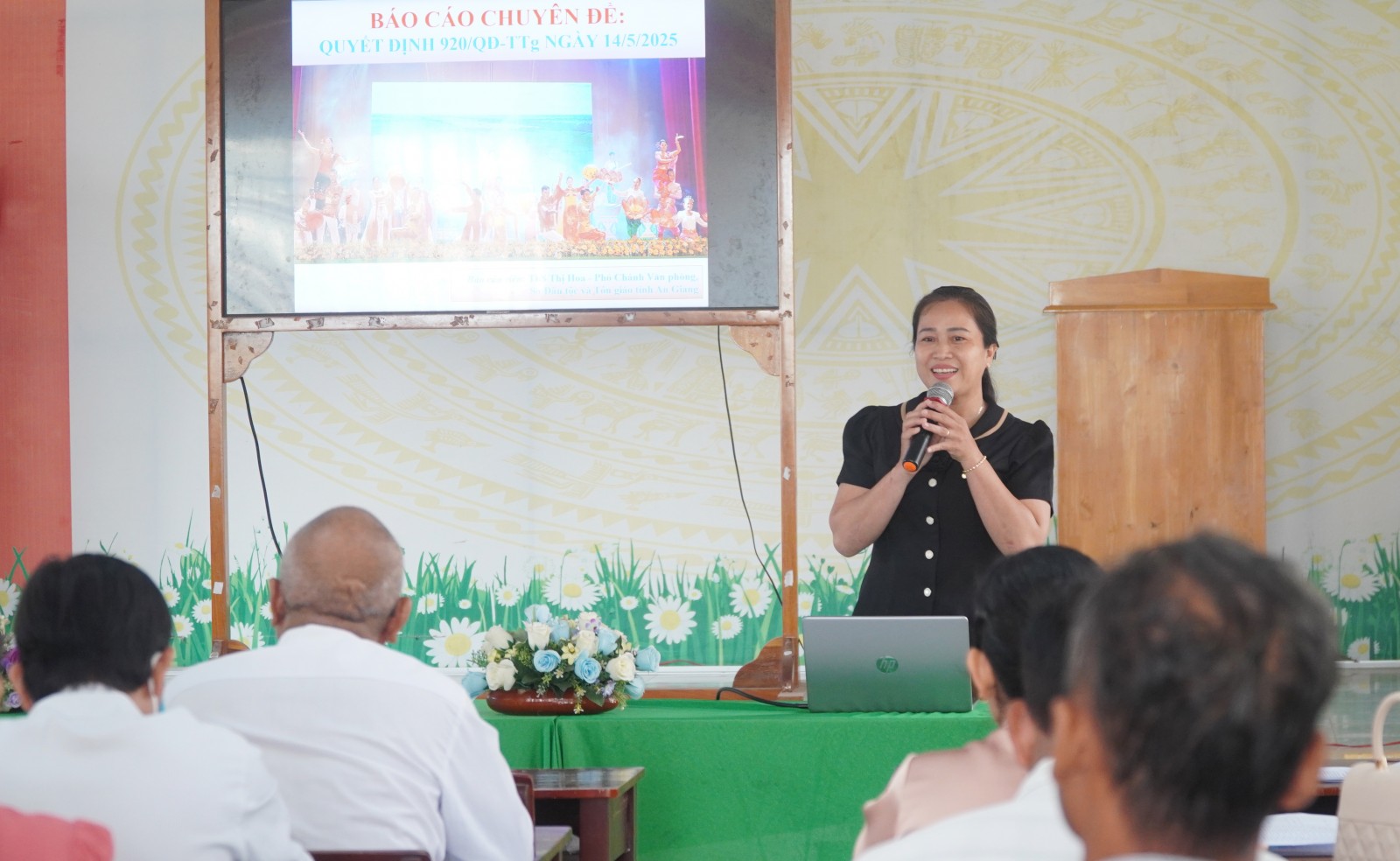 Bồi dưỡng kiến thức pháp luật, kỹ năng tuyên truyền về hôn nhân, dân số vùng đồng bào dân tộc