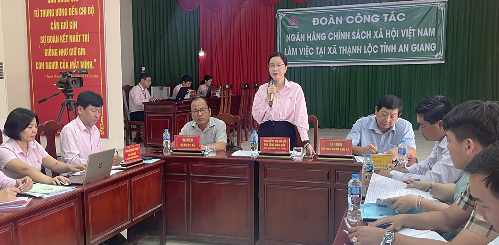 Đoàn công tác Ngân hàng Chính sách xã hội làm việc tại xã Thạnh Lộc