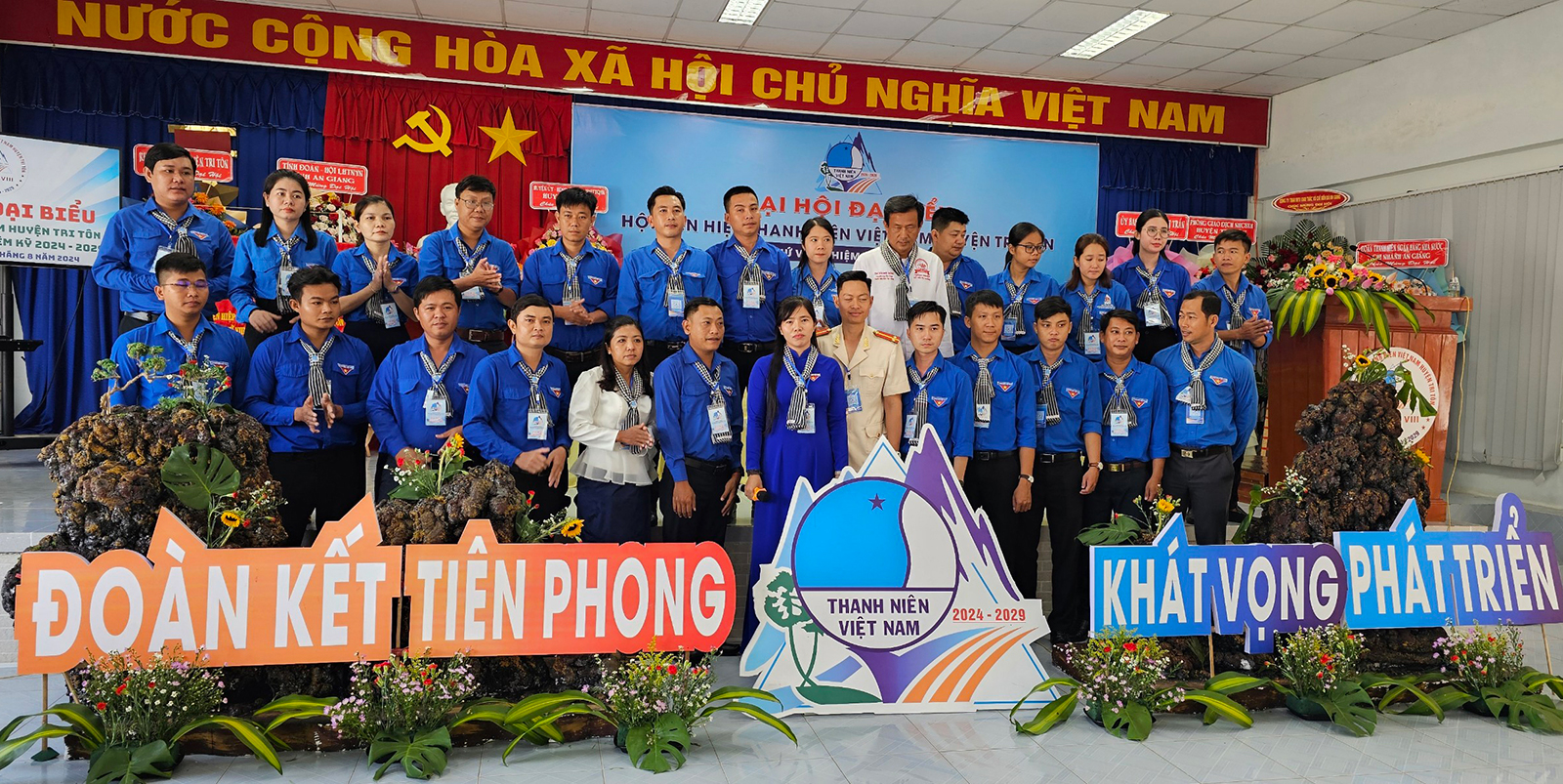 Tạo nguồn cán bộ vừa “hồng” vừa “chuyên”
