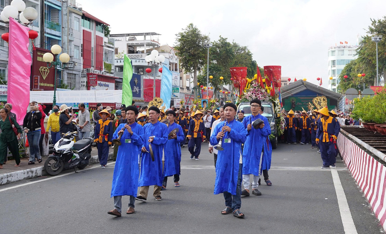 Lễ dâng hương Lễ hội truyền thống kỷ niệm 157 năm Anh hùng dân tộc Nguyễn Trung Trực hy sinh