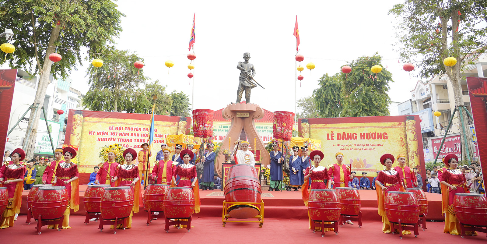 Lễ dâng hương Lễ hội truyền thống kỷ niệm 157 năm Anh hùng dân tộc Nguyễn Trung Trực hy sinh