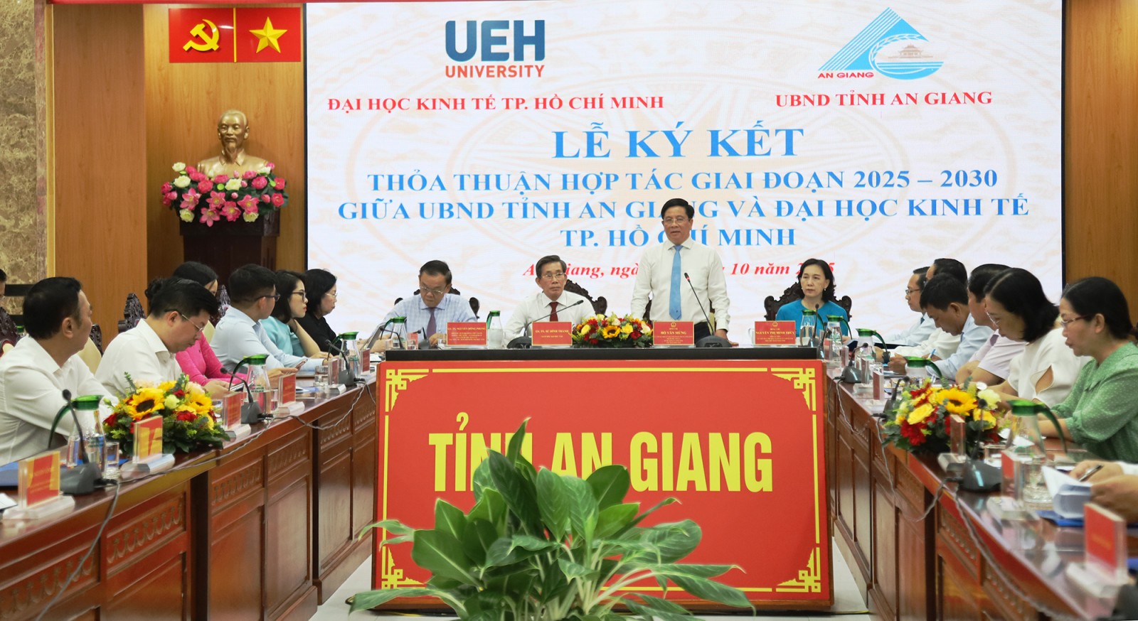 An Giang và Đại học Kinh tế TP. Hồ Chí Minh ký kết hợp tác giai đoạn 2025 - 2030