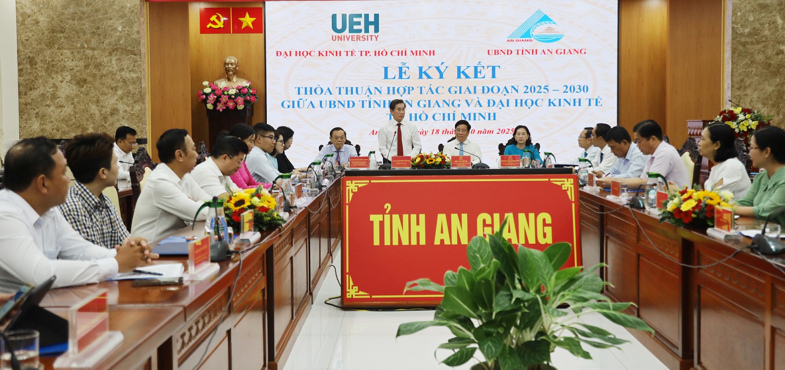 An Giang và Đại học Kinh tế TP. Hồ Chí Minh ký kết hợp tác giai đoạn 2025 - 2030