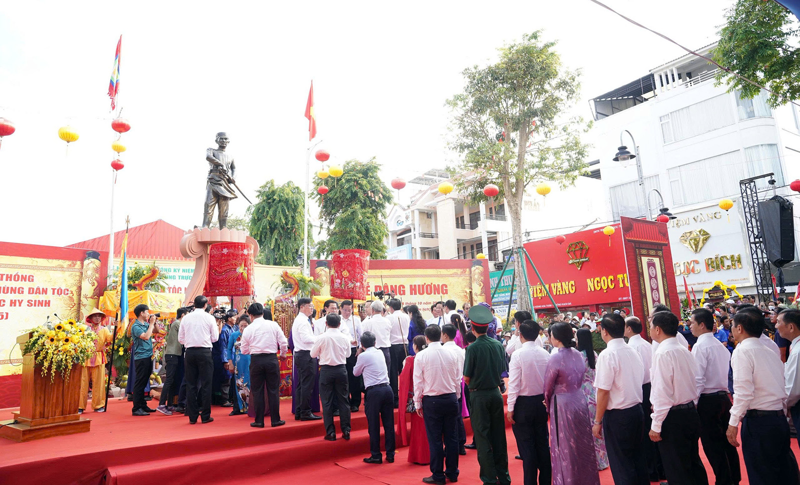 Lễ dâng hương Lễ hội truyền thống kỷ niệm 157 năm Anh hùng dân tộc Nguyễn Trung Trực hy sinh