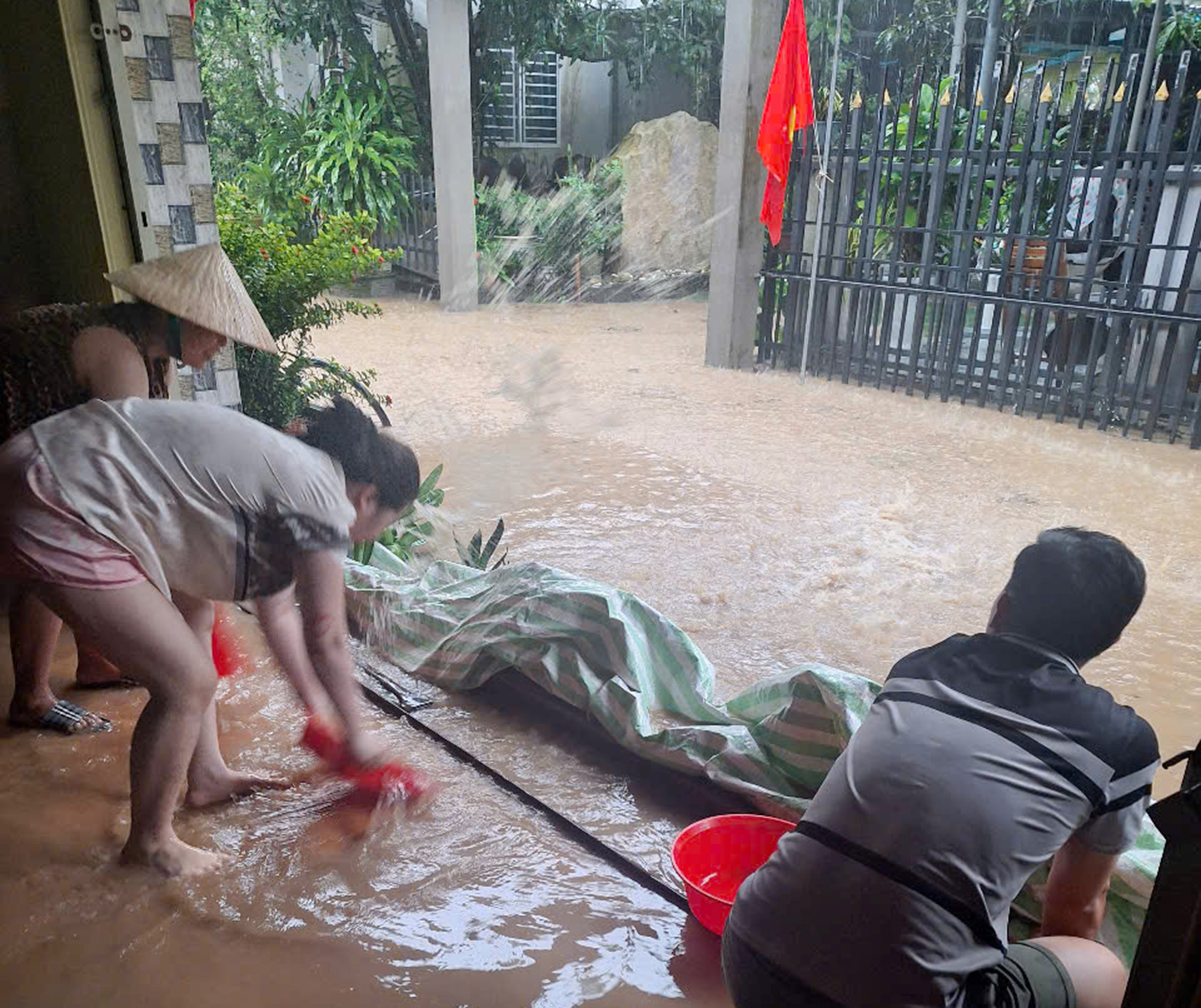 Đặc khu Thổ Châu: Mưa lớn kéo dài, ấp Bãi Ngự ngập sâu