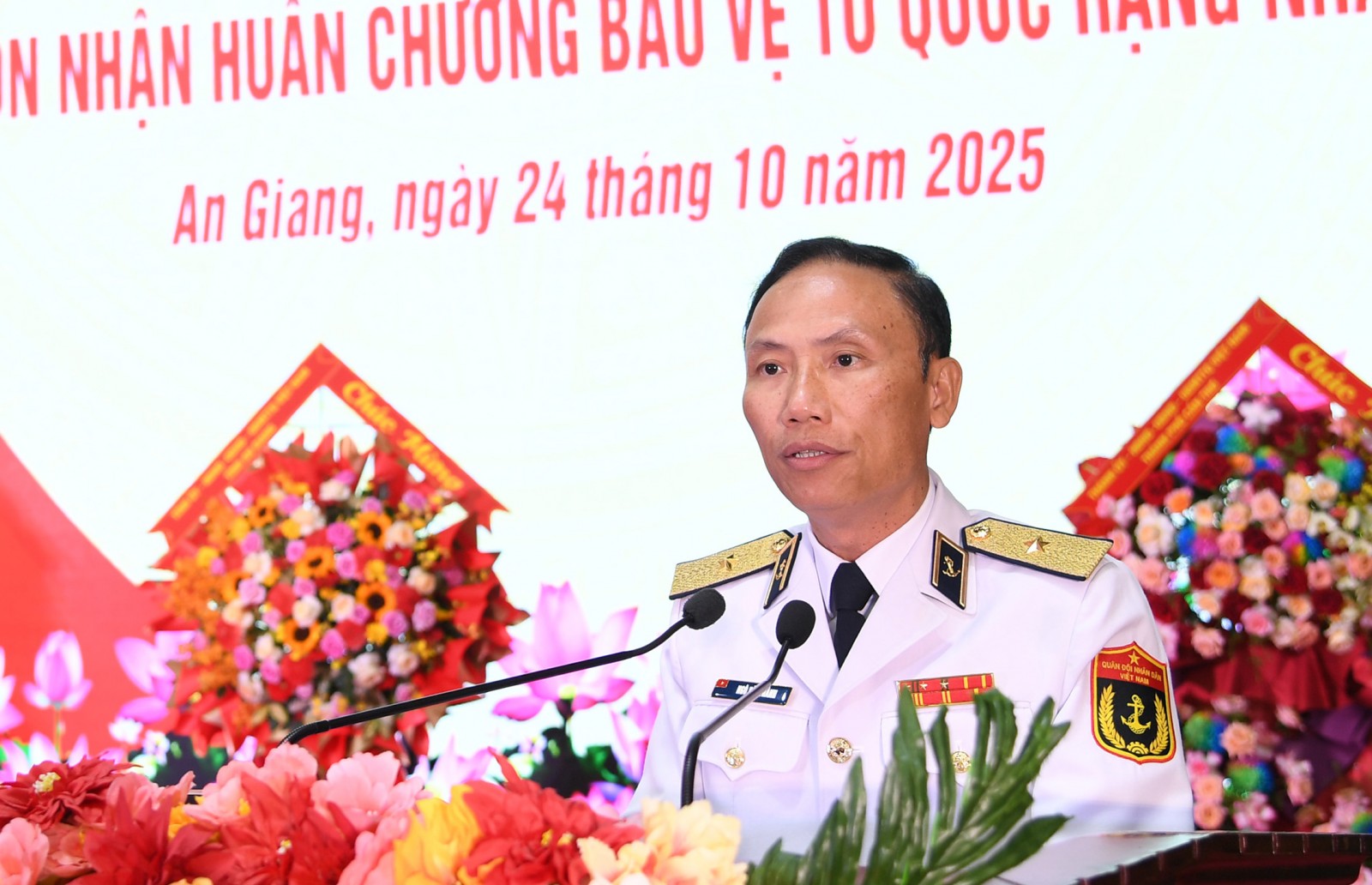Vùng 5 Hải quân đón nhận Huân chương Bảo vệ Tổ quốc hạng Nhất