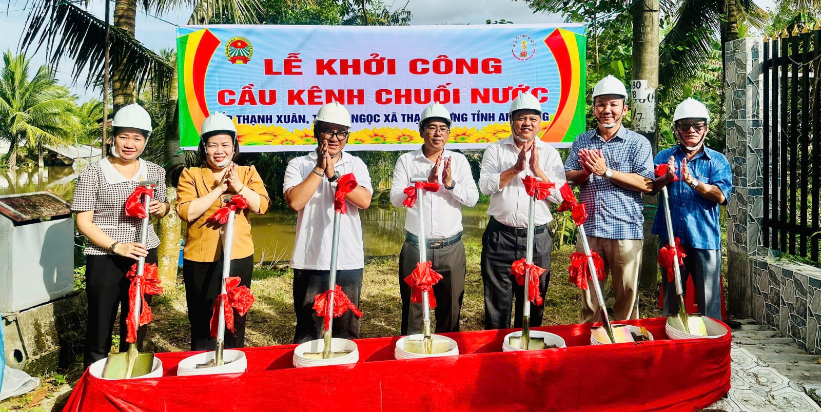 Hội Nông dân tỉnh An Giang khởi công xây dựng cầu nông thôn và bàn giao giếng nước