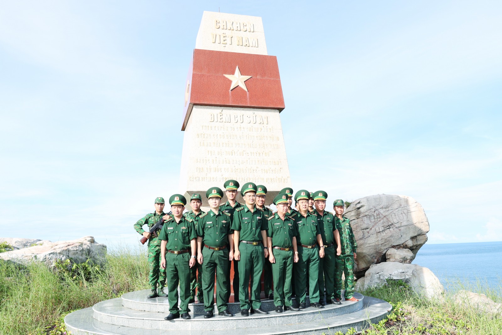 Thăm, động viên cán bộ, chiến sĩ Đồn Biên phòng Thổ Châu