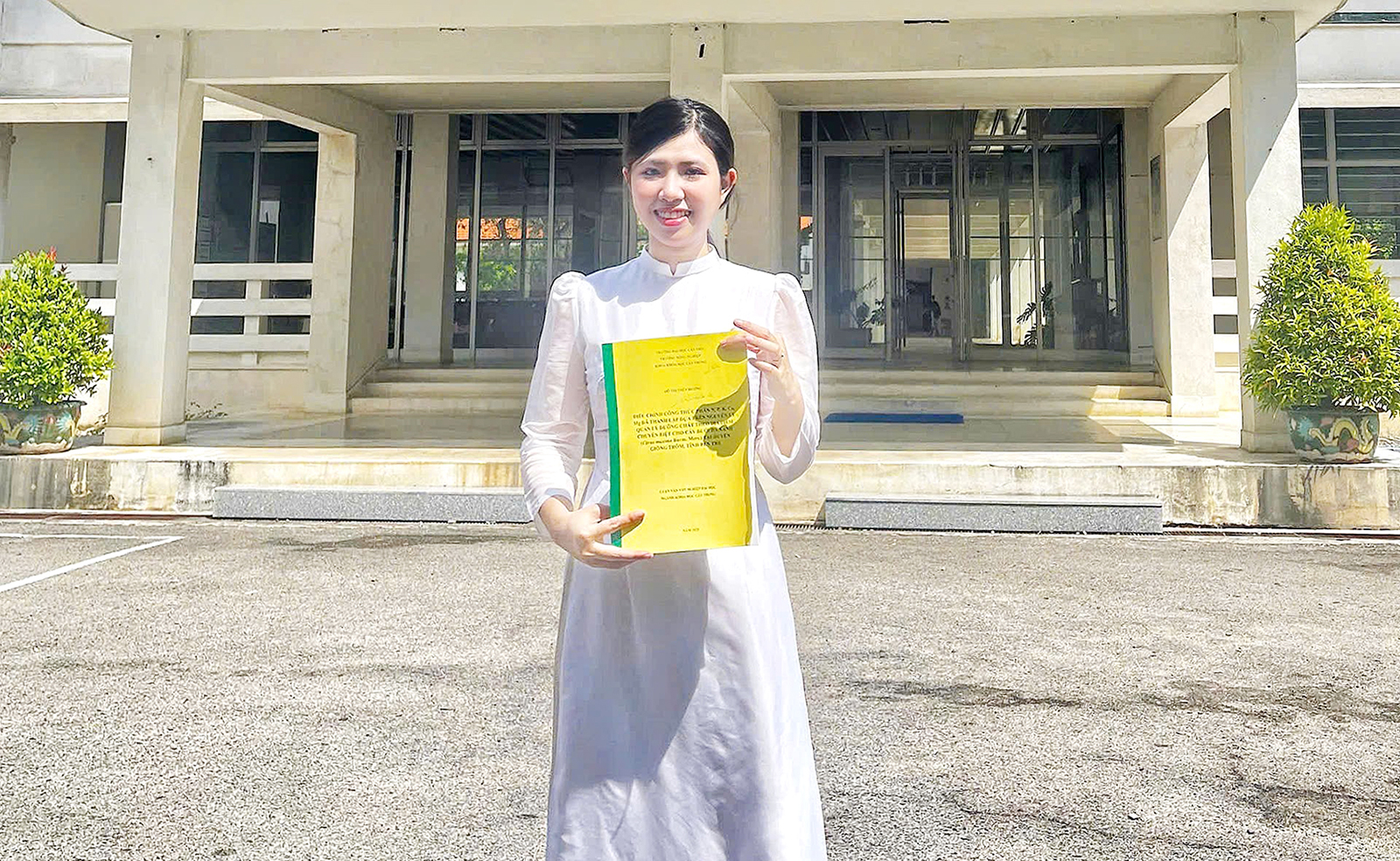 Trồng dưa lưới thủy canh trong nhà màng