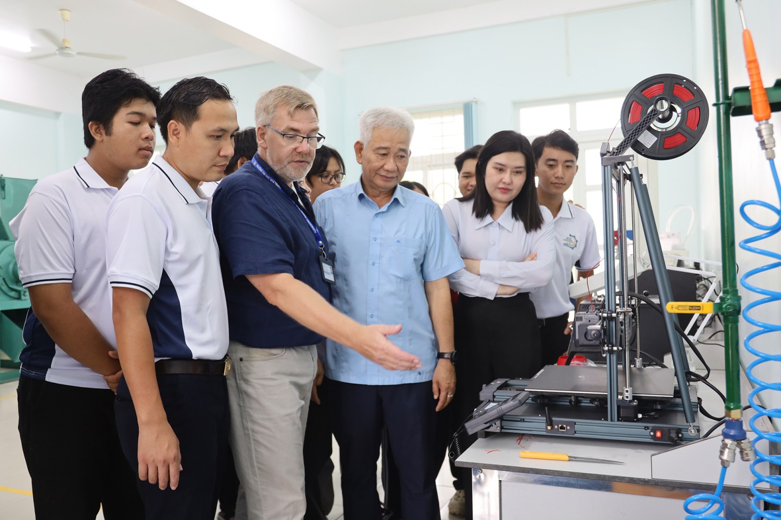 Tái chế rác thải ngư cụ thành sản phẩm hữu ích