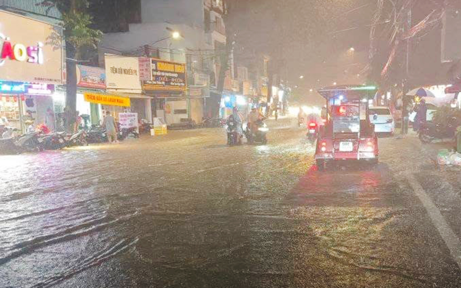 Phú Quốc chủ động ứng phó với mưa lớn gây ngập cục bộ một số nơi