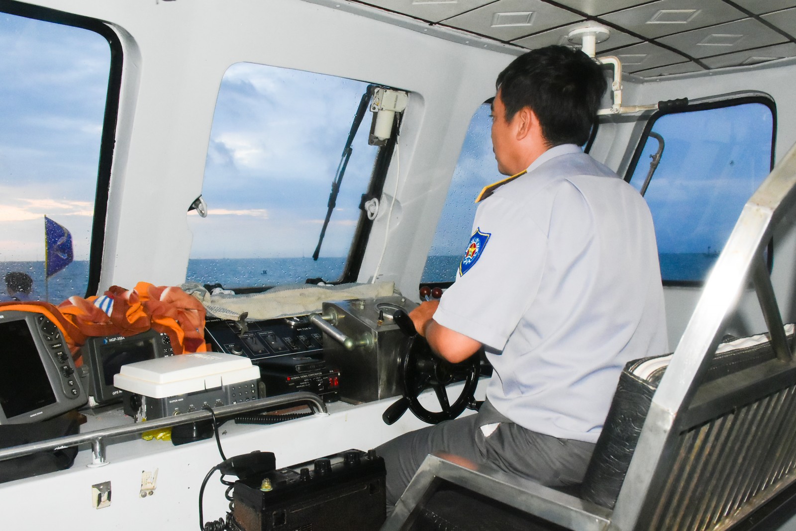 Trắng đêm trên biển cùng lực lượng kiểm ngư