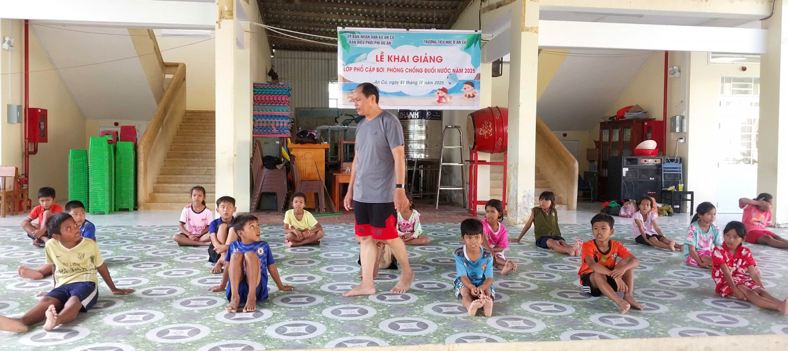 Xã An Cư khai giảng 20 lớp dạy bơi an toàn cho học sinh