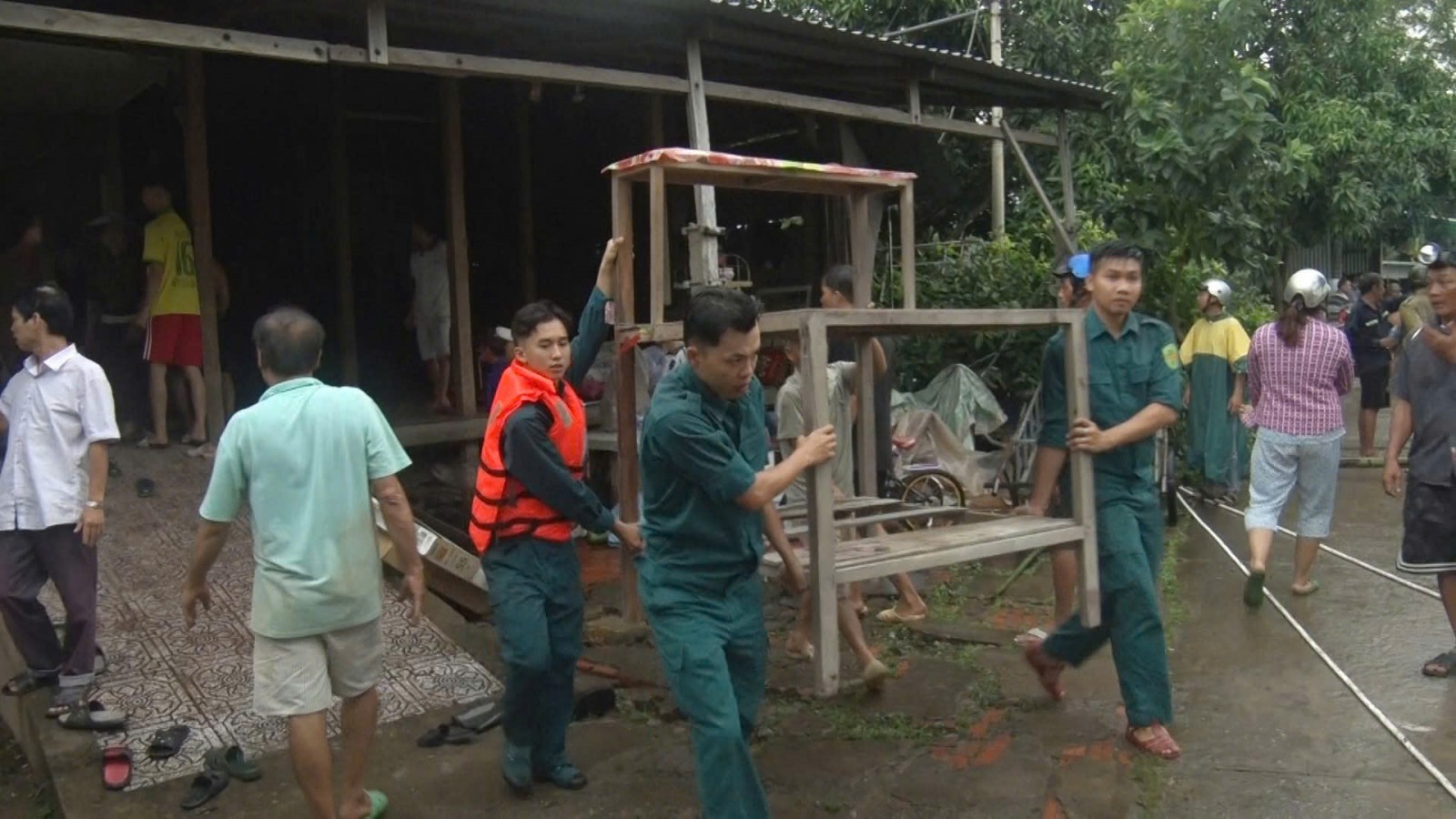 Xã Mỹ Hòa Hưng tiếp tục xảy ra sạt lở bờ sông