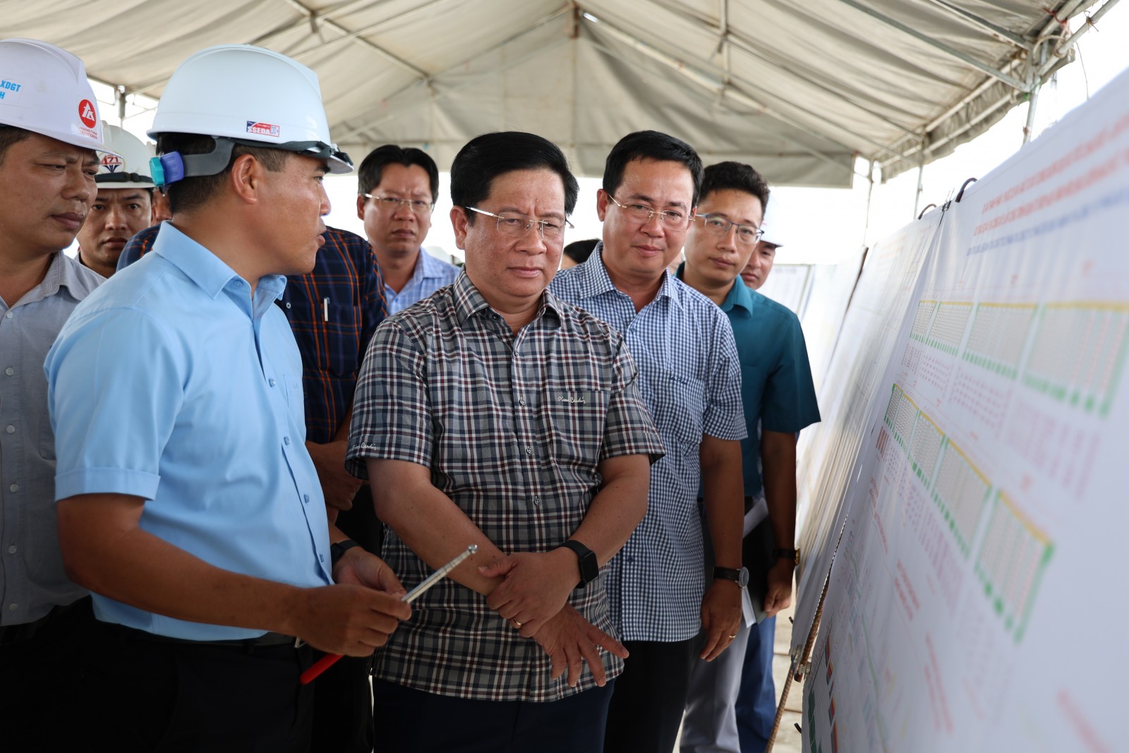 Chủ tịch UBND tỉnh An Giang Hồ Văn Mừng kiểm tra tiến độ thực hiện cao tốc Châu Đốc - Cần Thơ - Sóc Trăng, đoạn qua tỉnh An Giang