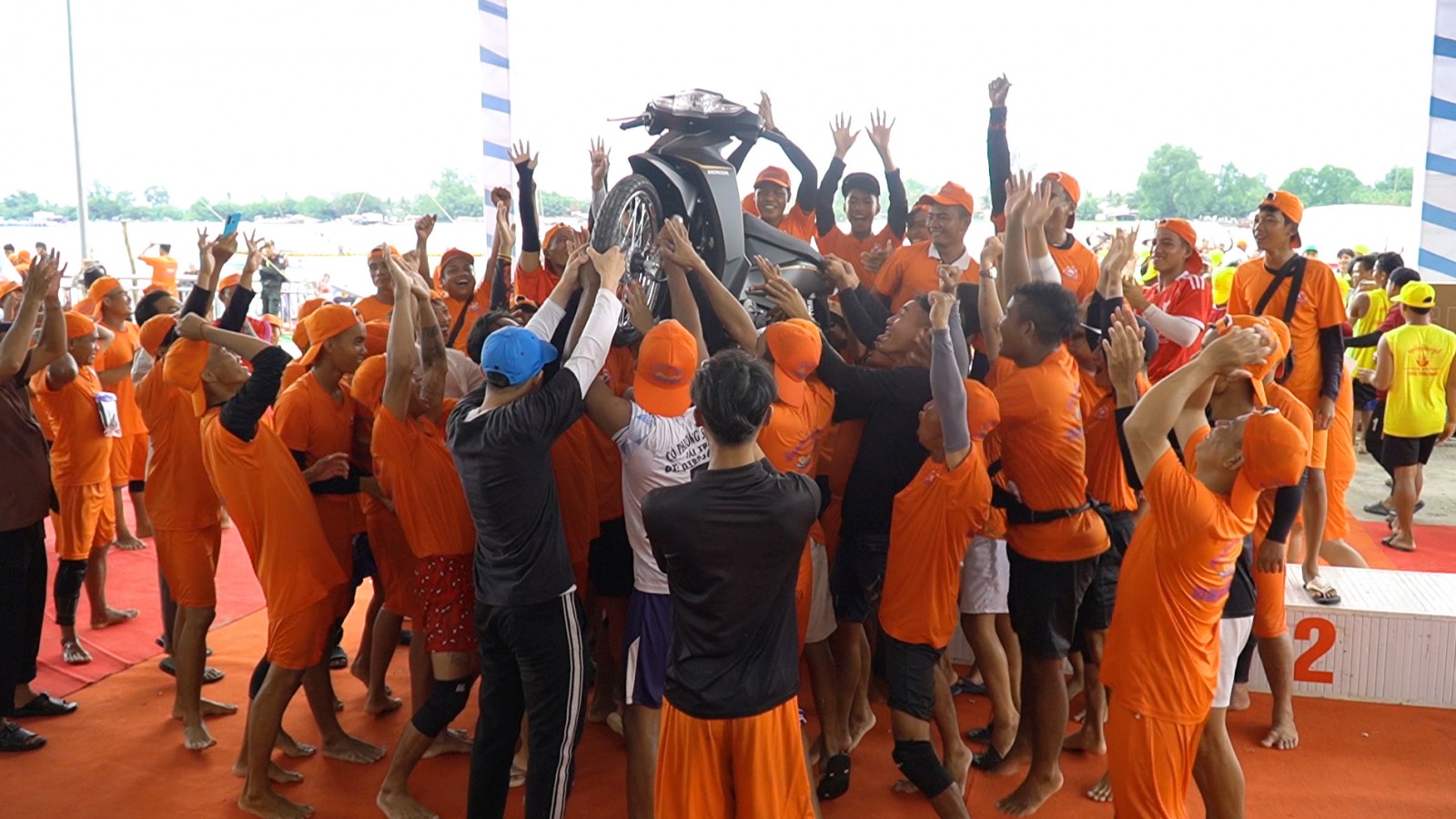 Đua ghe ngo - Biểu tượng sức mạnh đoàn kết của đồng bào Khmer