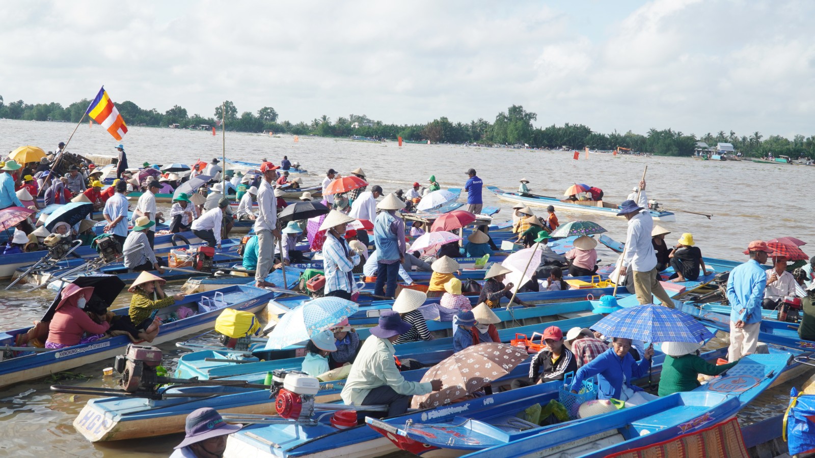 Đua ghe ngo - Biểu tượng sức mạnh đoàn kết của đồng bào Khmer