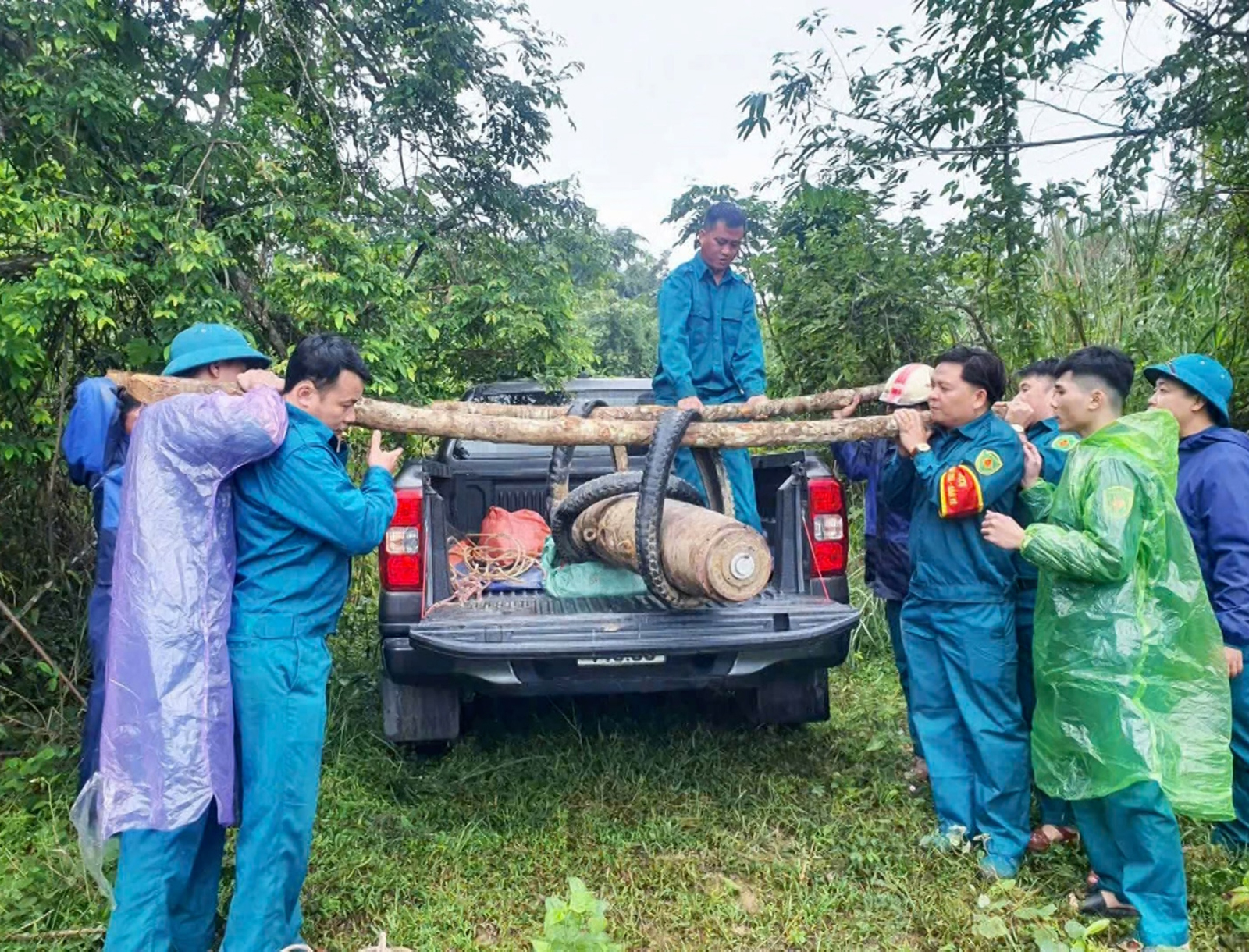 Hủy nổ an toàn quả bom 250kg